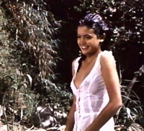 phoebe cates paradise nude scene|Phoebe cates, scène de nu